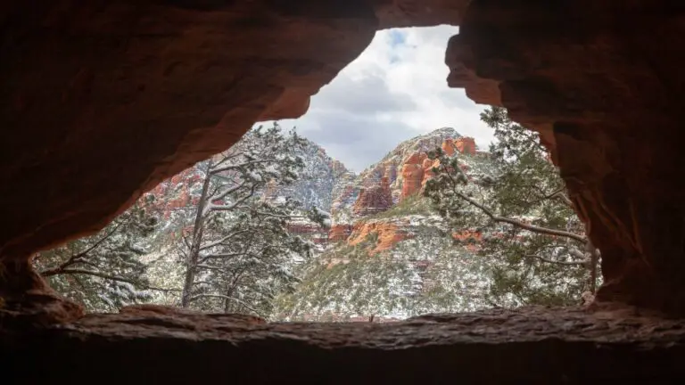 10 BEST CAVES IN SEDONA YOU SHOULD EXPLORE