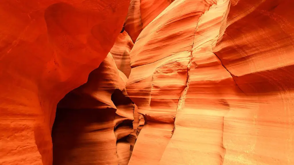 best time of day to go to Antelope Canyon