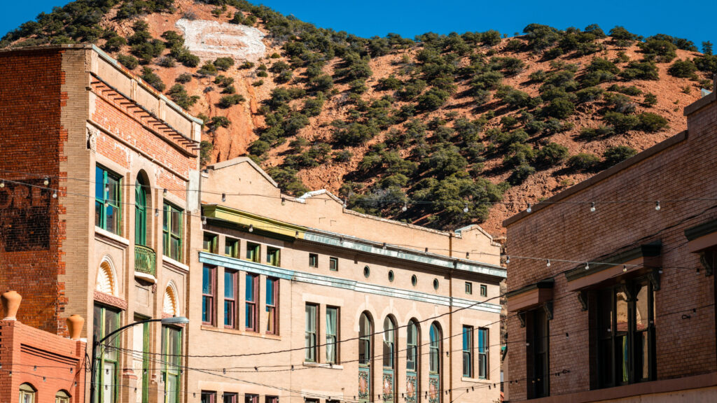 Closest airport to Bisbee