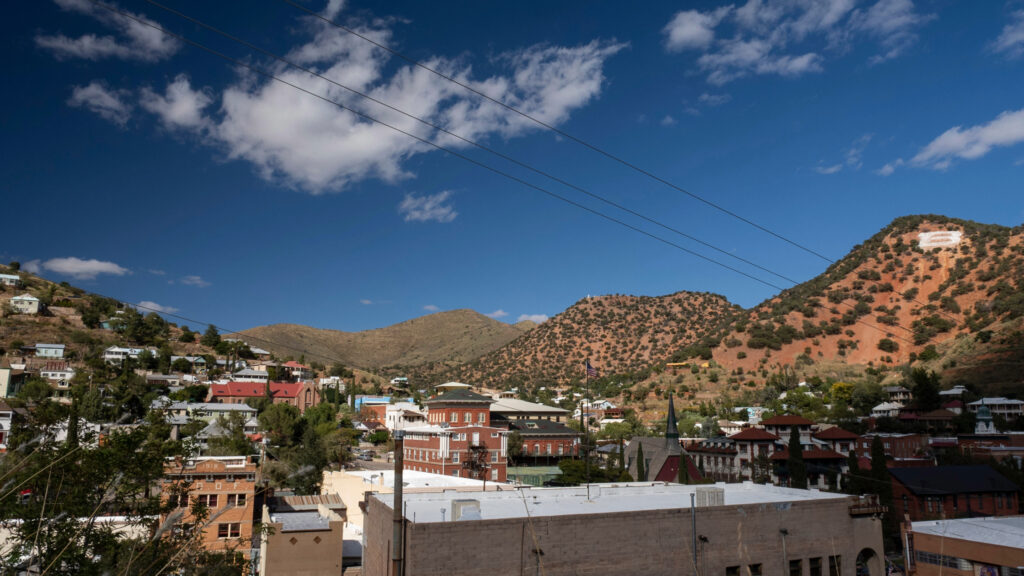 Closest airport to Bisbee